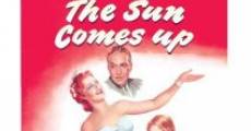 The Sun Comes Up film complet