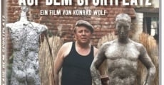 Filme completo Der nackte Mann auf dem Sportplatz