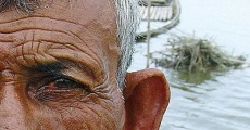 Über Wasser: Menschen und gelbe Kanister (2007)