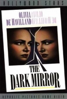 Lo specchio scuro online streaming