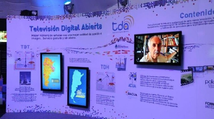 Stand informativo de señales para TDA en Tucumán (2011)