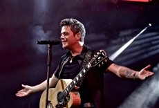 Escena de Alejandro Sanz - Más es más en concierto