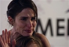 Escena de Amor dividido, entre dos mundos