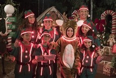 Escena de Atrapada en el medio: Atrapada en las Fiestas - La