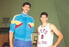 Escena de Big Man: The Gheorghe Muresan Story
