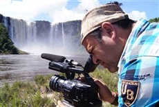 Escena de Buscando América