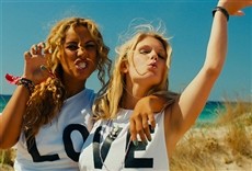 Escena de Walking on Sunshine