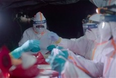 Escena de Cazadores de virus