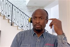 Escena de Celebrity Call Center