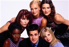 Escena de Cinco Evas y un Adán