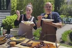 Escena de Cocina a la parrilla con Michael Symon