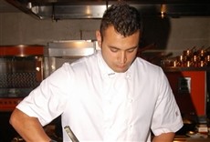 Escena de Como en casa con Rishi