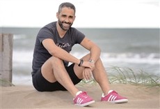 Escena de Con amigos así