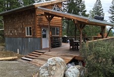 Escena de Construcciones remotas: Refugio en la montaña