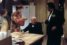 Escena de Un cadáver a los postres