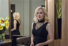 Escena de Darrow y Darrow: Pentagrama de un homicidio