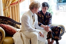 Escena de Detrás del candelabro