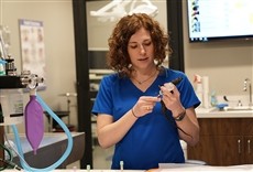 Escena de Dra T. Lone: desafíos veterinarios