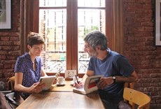 Escena de El amor y otras historias