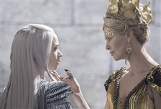 Escena de Las crónicas de Blancanieves: El cazador y la reina del hielo