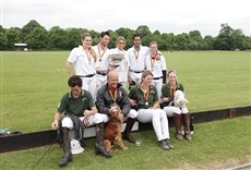 Escena de El club de Katie Price