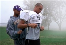 Escena de El estado de juego: niños trofeos