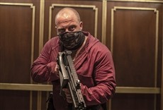 Escena de El plan perfecto: el impostor