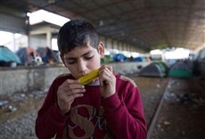 Escena de Europe's Forbidden Colony