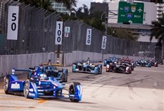 Escena de Fórmula E: E-Street Racers