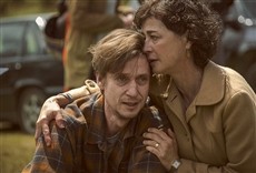 Escena de Girl in the Bunker