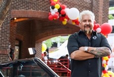 Escena de Guy's Chance of a Lifetime