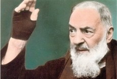 Escena de Homenaje al Padre Pío