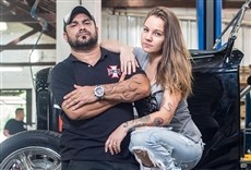 Escena de Hot Company