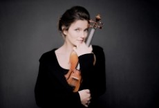 Televisión Janine Jansen toca los 12 Stradivarius