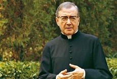 Escena de José María Escriva: Preguntas y respuestas