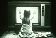 Escena de Poltergeist. Juegos diabólicos