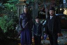 Escena de La casa del reloj en la pared