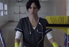 Escena de La chica que limpia