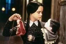 Escena de Los locos Addams 2