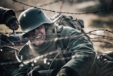 Escena de In Love & War