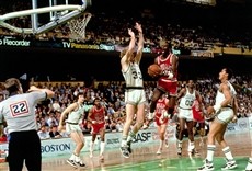 Escena de Larry Bird's 50 Greatest Moments