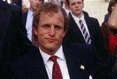 Escena de Larry Flint, el nombre del escándalo