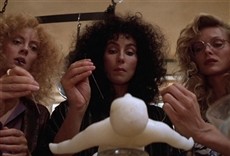 Escena de Las brujas de Eastwick