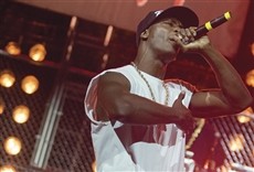 Escena de Letras Explícitas