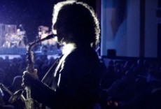 Televisión Listening to Kenny G