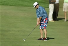 Escena de Loopers - The Caddie's Long Walk