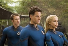 Escena de Los 4 Fantásticos y Silver Surfer