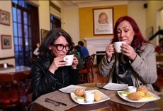 Escena de Los favoritos de Margarita Bernal en Bogotá