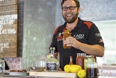 Escena de Maestros parrilleros: padre vs. hijo