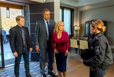 Escena de Morning Show Mysteries: A Murder in Mind